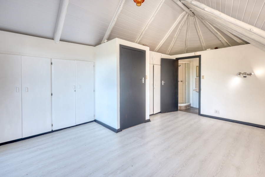 4 Bedroom Property for Sale in Cintsa West Eastern Cape